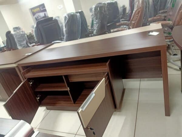 BRANDED OFFICE TABLE -2 - Image 3